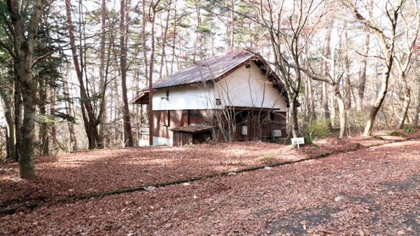 千ヶ滝山の手区　土地（古家付）