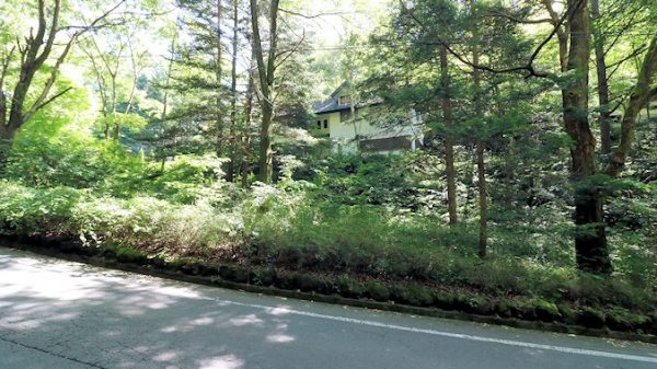 三井不動産の中軽井沢別荘地　土地（古家付）