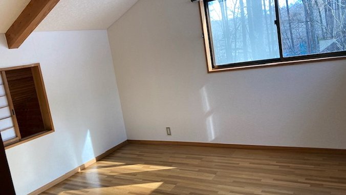 2階洋室（東側）