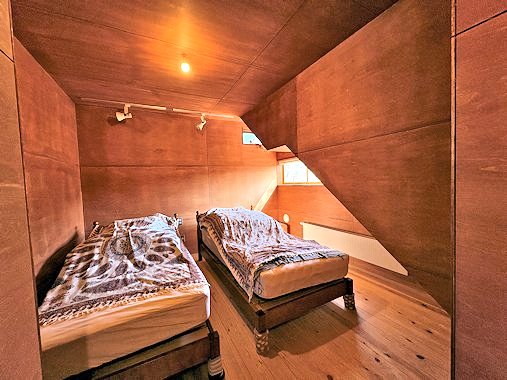 寝室（造りにこだわる設計で、家の中で一番早く暖まる）