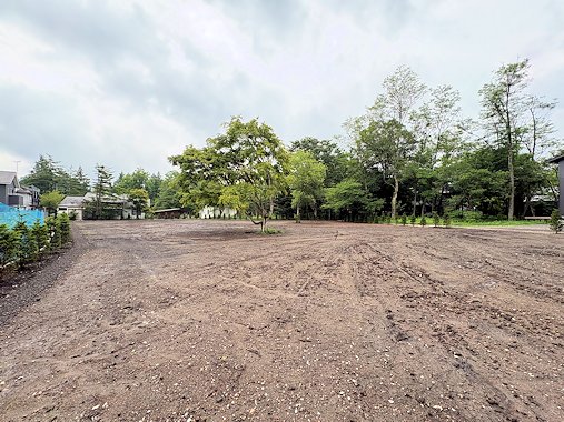 南軽井沢　アカシヤ通り別荘地