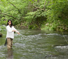 フライフィッシング　〜軽井沢の清澄な森の中で渓流釣りを楽しむ〜